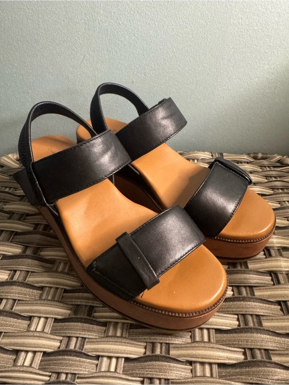 Women’s Caslon Black Leather Platform Sandals Wedge Strappy Basic 8 EUC